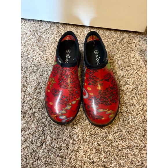Sloggers Size 8 red slip ons, garden shoes - Picture 1 of 4